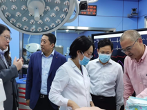 草莓视频
领导一行赴深圳市儿童医院交流座谈