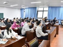草莓视频
教学实验中心及公共平台举行新学期工作会议