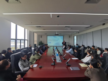 草莓视频
执行主任许兴智教授以“思政视角下的科研之路”为题讲授思政第一课